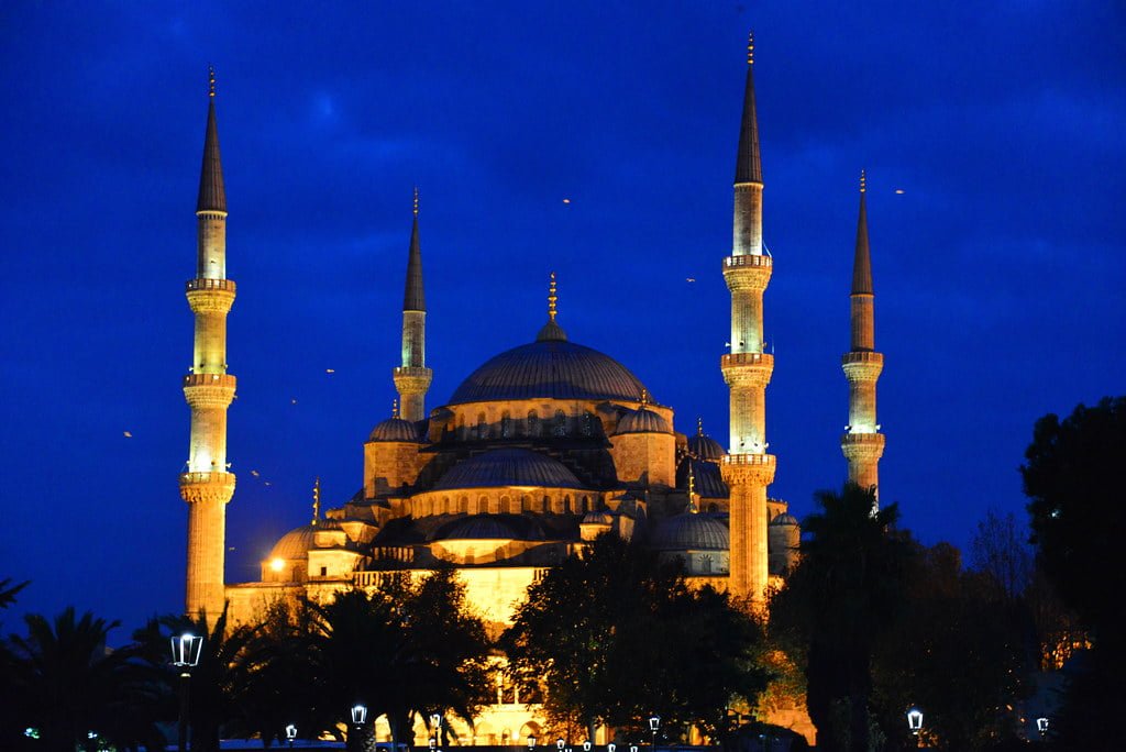 Blue Mosque – Sultan Ahmed Mosque – Istanbul Turkey cara memakmurkan masjid