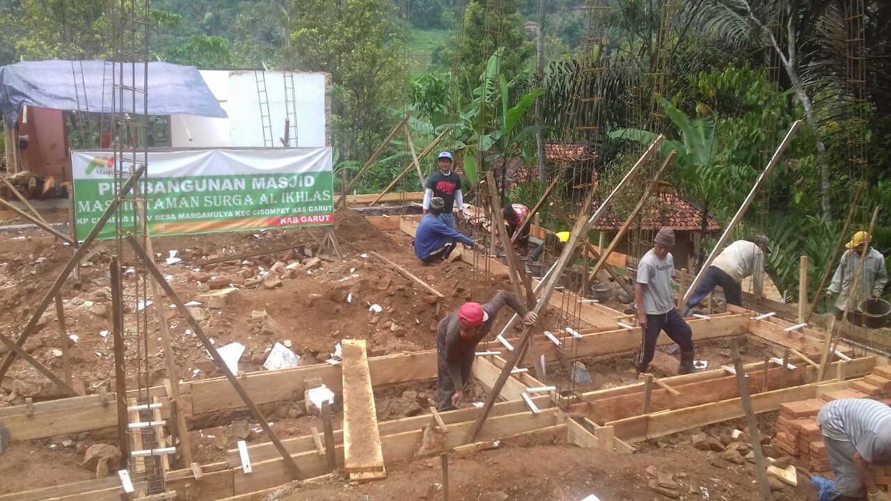 MASJID NUSANTARA – Masjid di Pelosok Indonesia Banyak yang Tidak Layak (MASJID NUSANTARA)