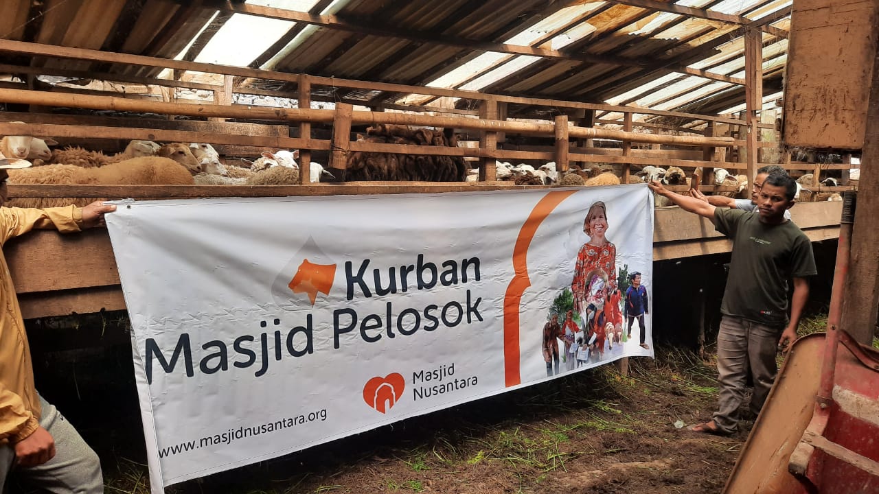kurban masjid pelosok